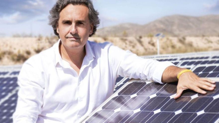 Miguel Ángel Martínez-Aroca: &quot;La fotovoltaica es la energía más social y distribuida que existe&quot;