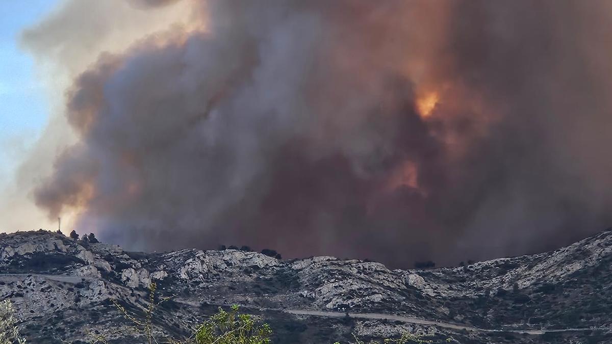 Incendio forestal en Tàrbena i Xaló