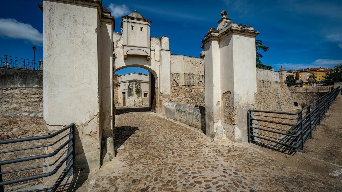 El hornabeque visto desde la puerta de San Vicente.