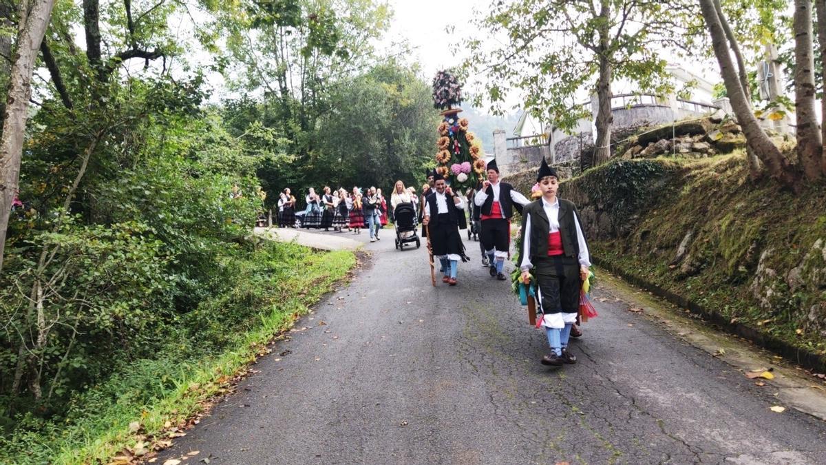 Procesión en La Robellada.