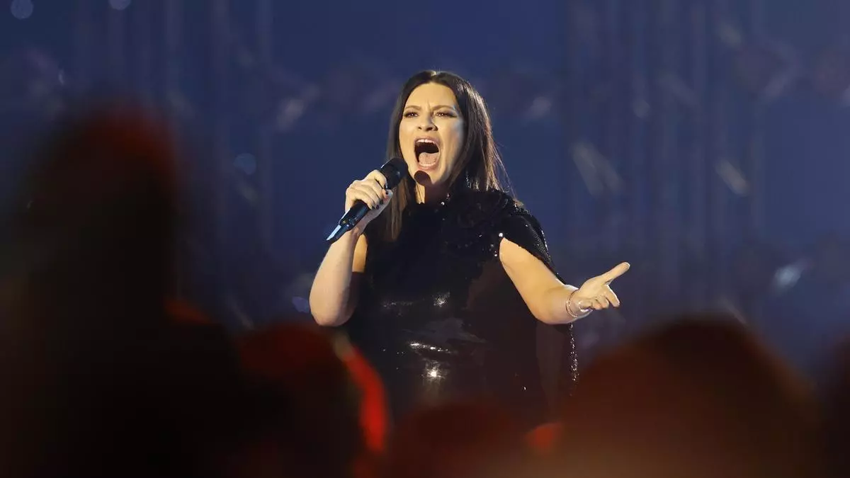 Laura Pausini canta el himno de Italia en la inauguración de los Juegos Olímpicos de Invierno