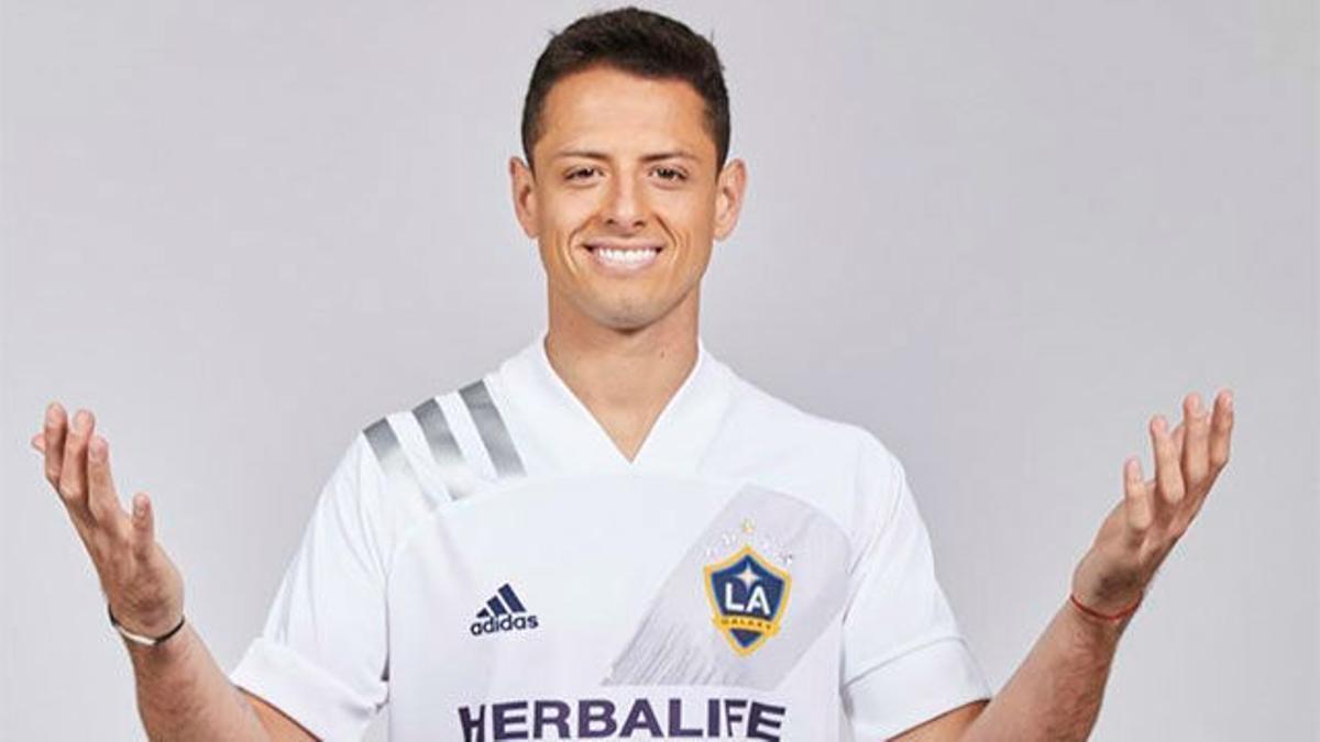 Chicharito firma por Los Ángeles Galaxy