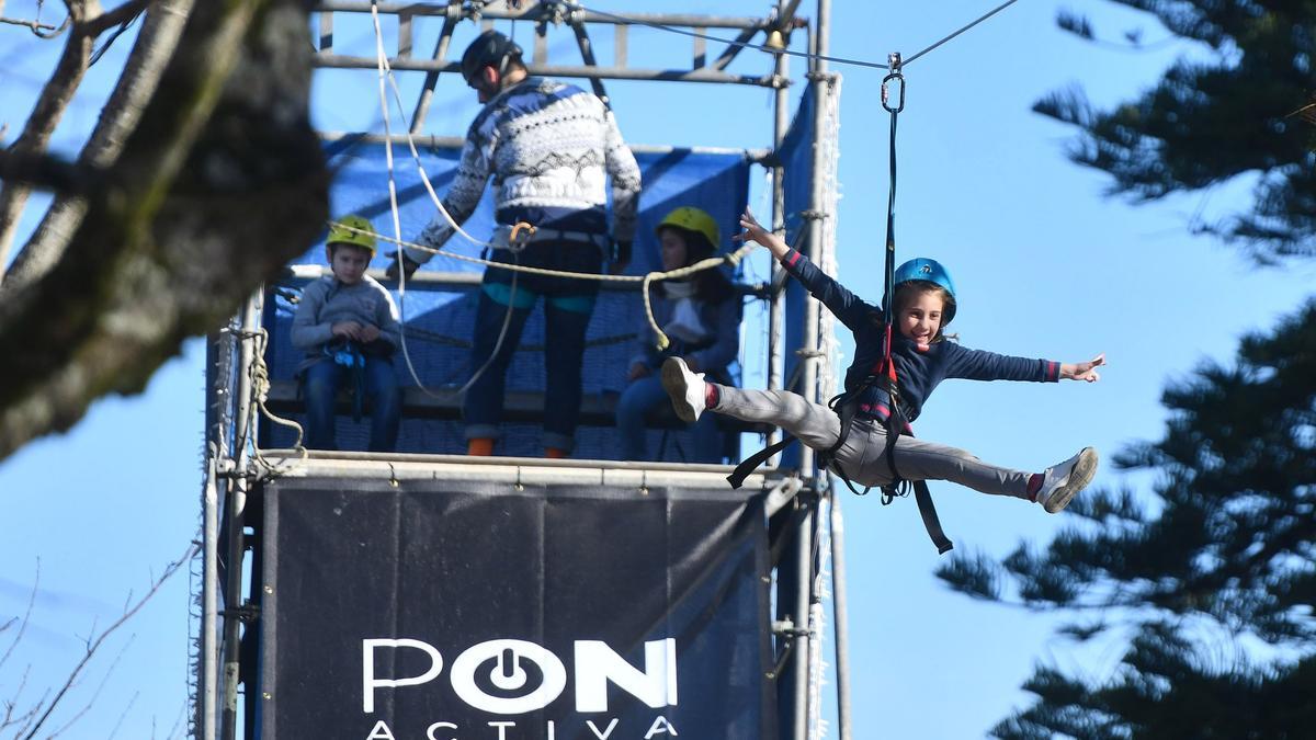 Una tirolina instalada en años anteriores en la alameda de Pontevedra