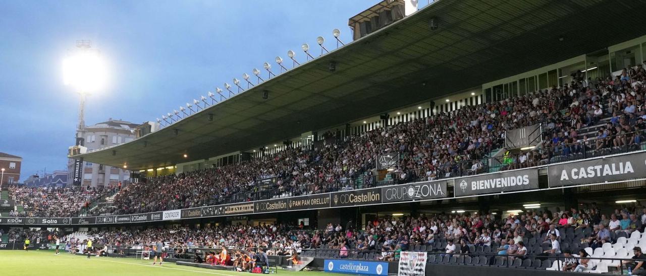 Imagen del estadio Castalia esta temporada, donde mañana el Real Murcia se medirá al Castellón.  | EL PERIÓDICO MEDITERRÁNEO