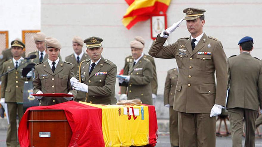 El Príncep d&#039;Astúries va assistir a l&#039;emotiu funeral pels 2 soldats.