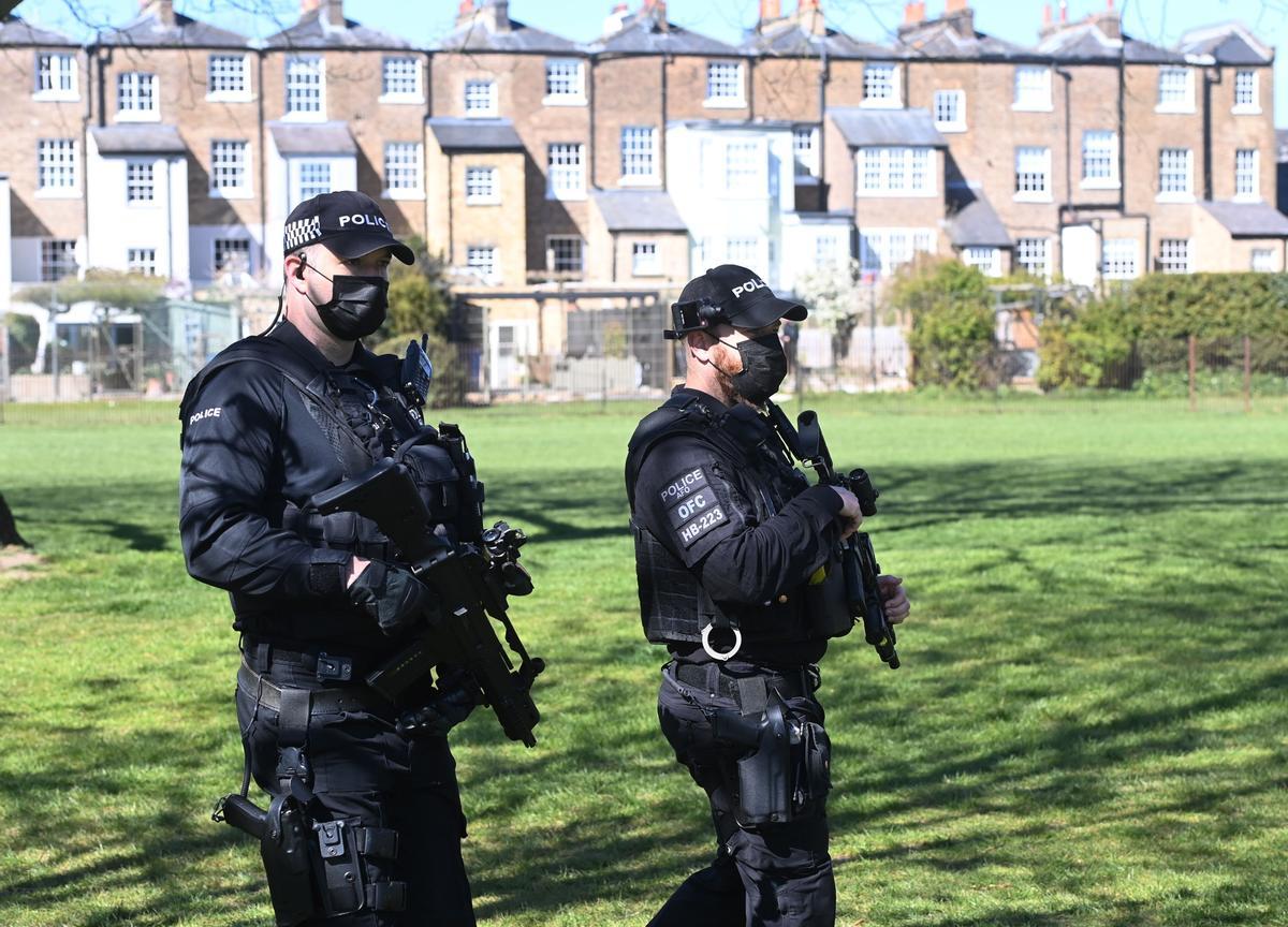 Policía en los alrededores del castillo de Windsor. 