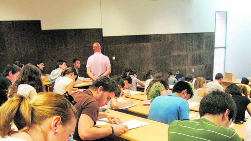 Alumnos en un aula de la Universidad Miguel Hernández.