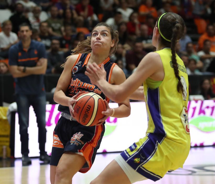 VALENCIA BASKET FEMENINO VS PICKEN CLARET