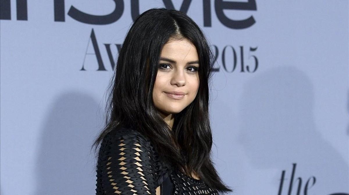 rtapounet31608368 selena gomez poses during the instyle awards at the getty ce160831104602