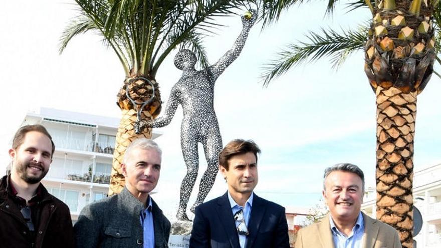 David Ferrer tras inaugurar su estatua en Xàbia