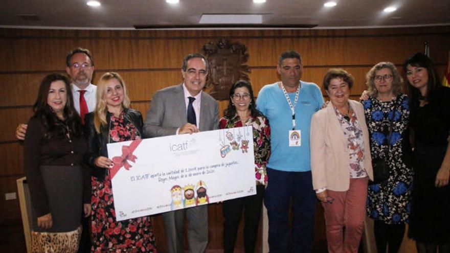 La solidaridad grancanaria permite repartir juguetes a 400 niños tinerfeños