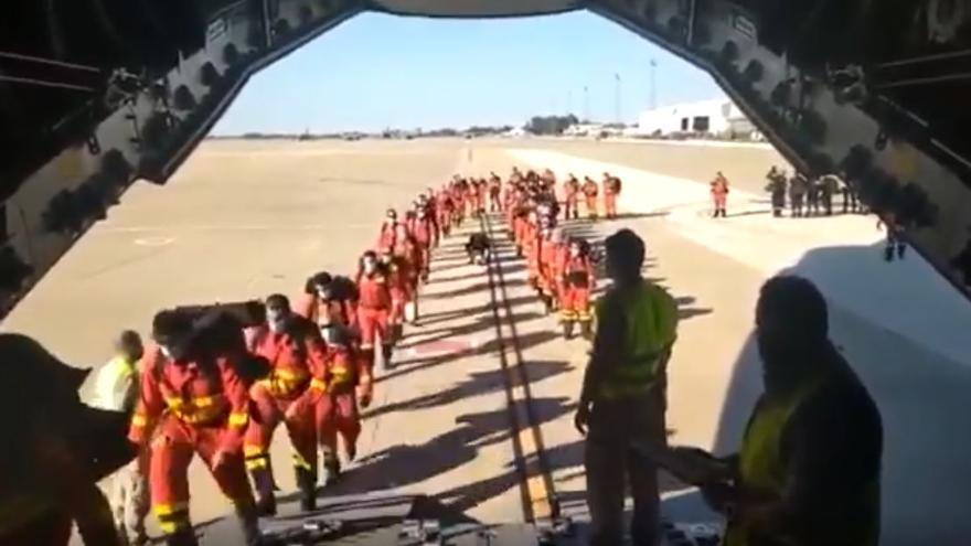 Militares de la UME en Morón destino a La Palma.