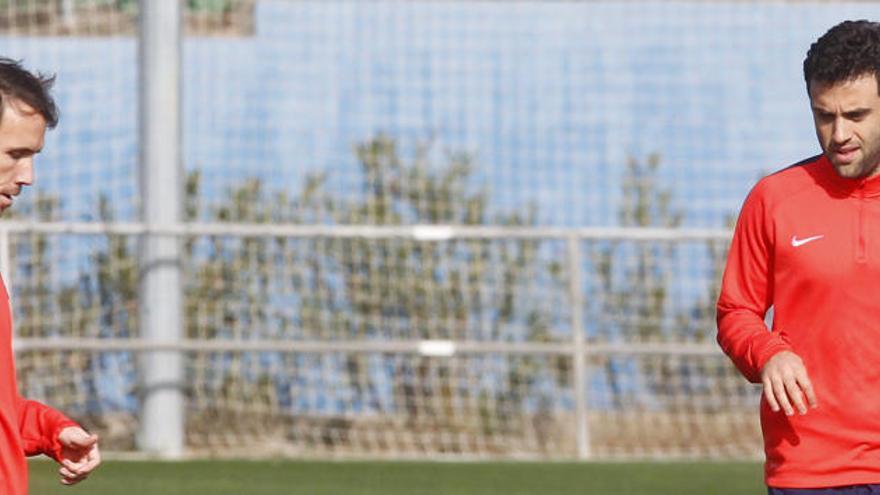 El italiano, junto a Verdú en el entrenamiento.