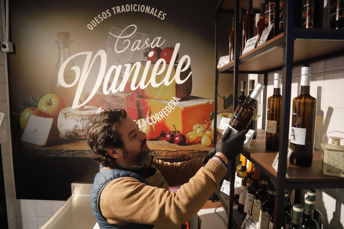 Puesto de Casa Daniele en el mercado de La Corredera.