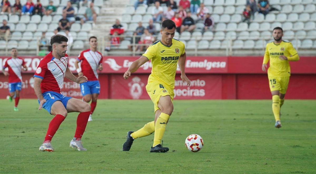 El central Antonio Espigares completó un gran partido ante el Algeciras en Nuevo Mirador.