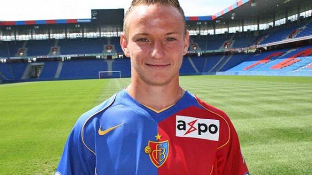 Rakitic, con la camiseta del Basilea