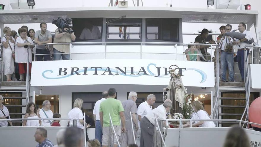 La Virgen del Carmen sale en procesión