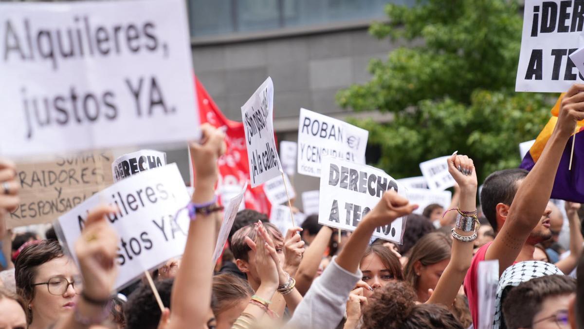 De la Ley de Vivienda a los decretos Maricarmen : una legislatura de choque entre Ayuso y Sánchez con la emergencia habitacional de fondo