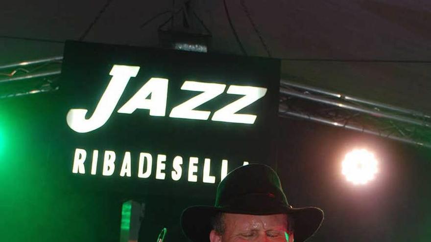 Michael Lee Wolfe, durante su actuación el año pasado en el Festival de jazz de Ribadesella.