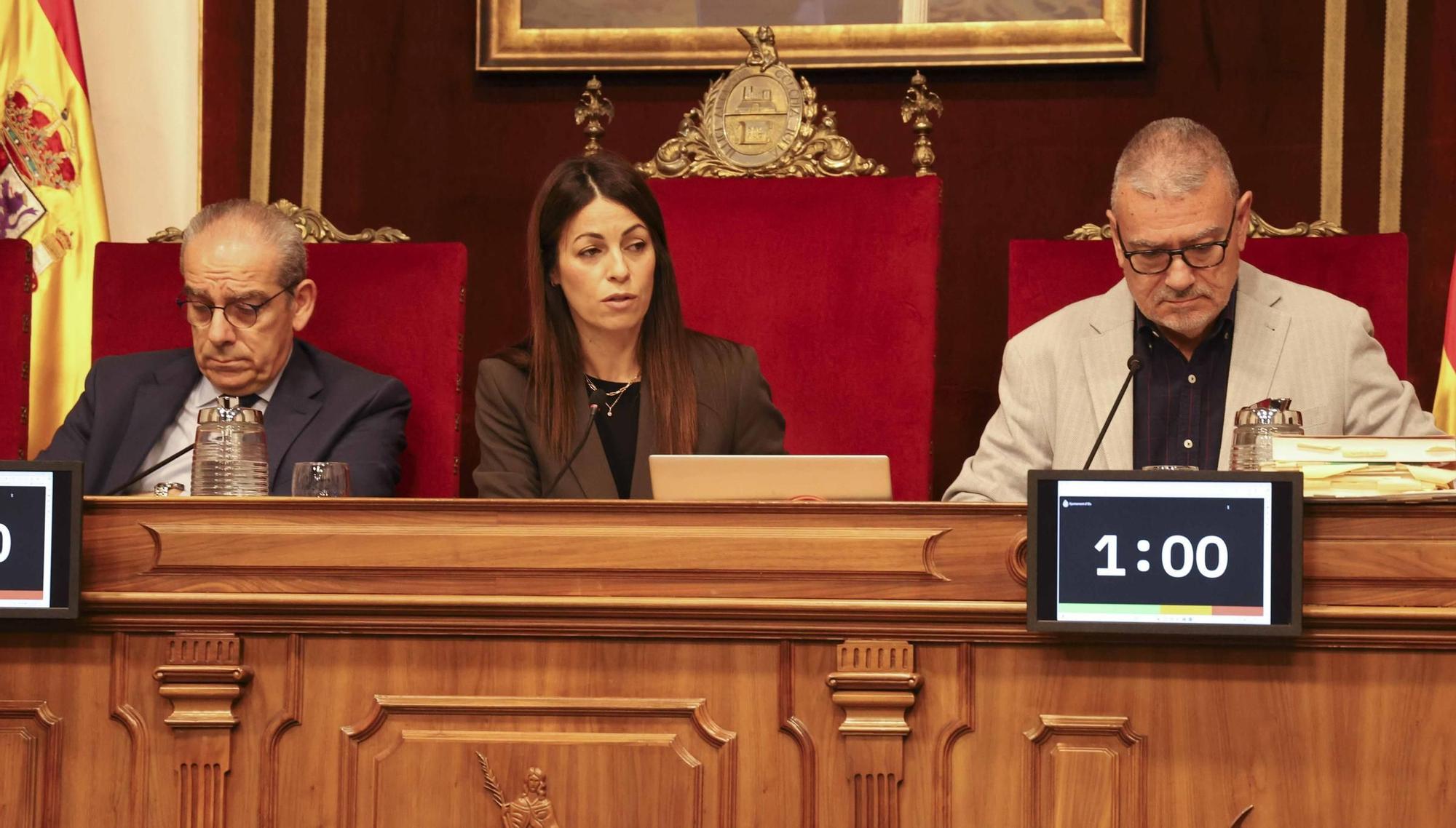 Pleno de ayuntamiento de Elche por la dimisión de José Navarro