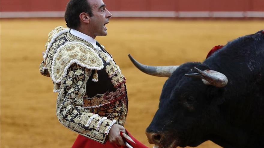 Ausencia de figuras en la Feria del Pilar