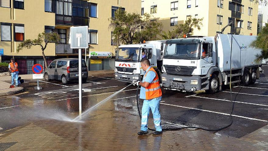 Servicio de limpieza y recogida de residuos en Santa Cruz de Tenerife.