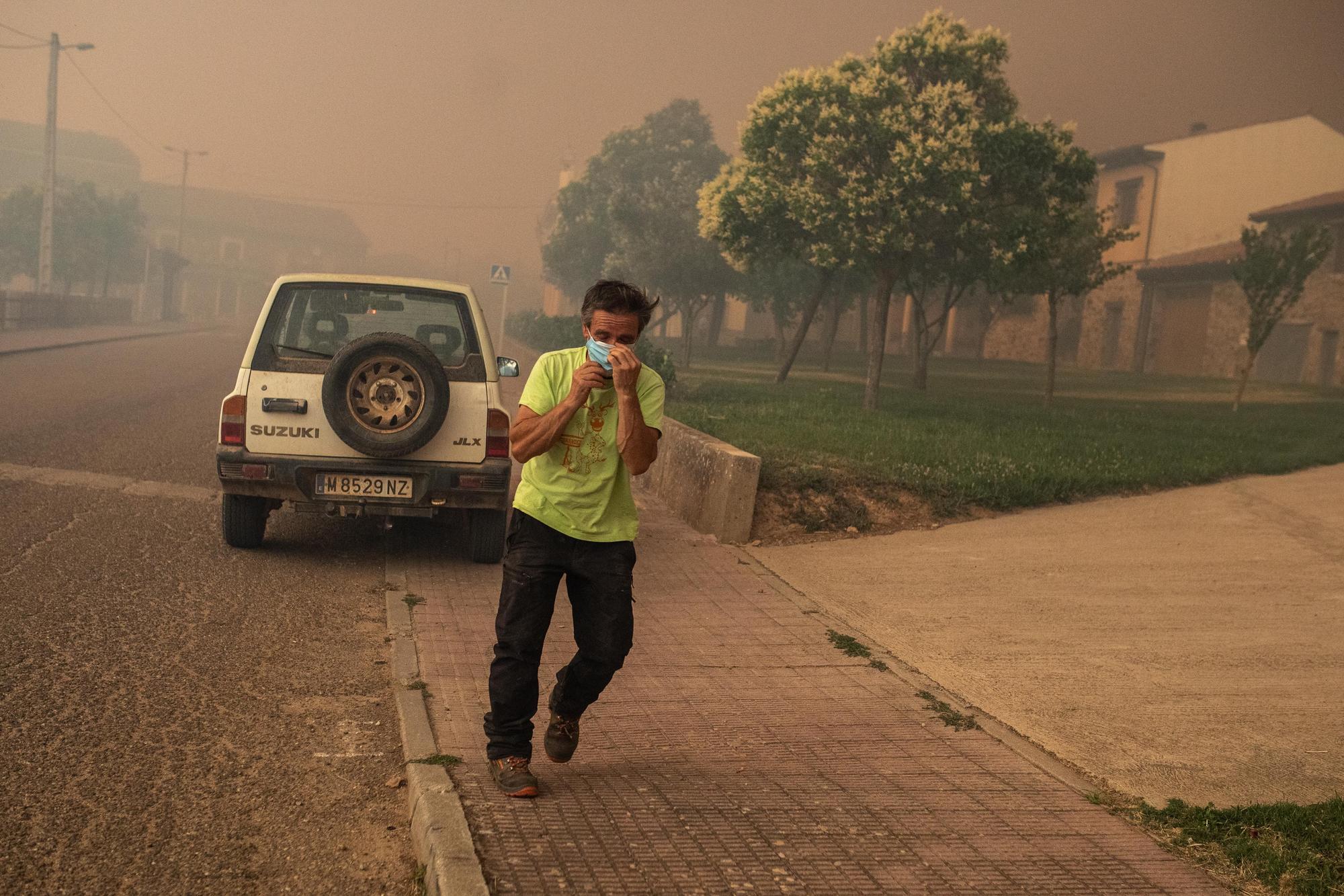 El feroz incendio de Losacio, en imágenes