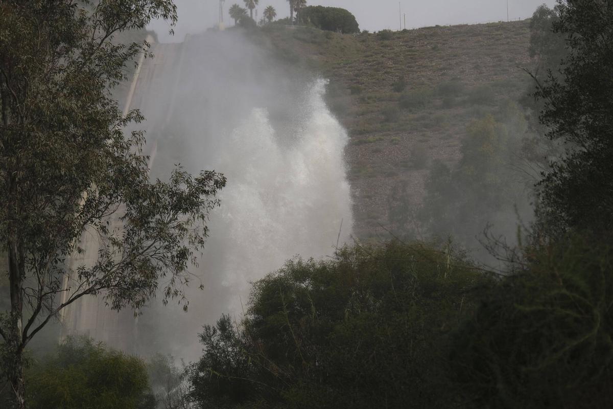 Desembalse de La Viñuela Desembalse de La Viñuela