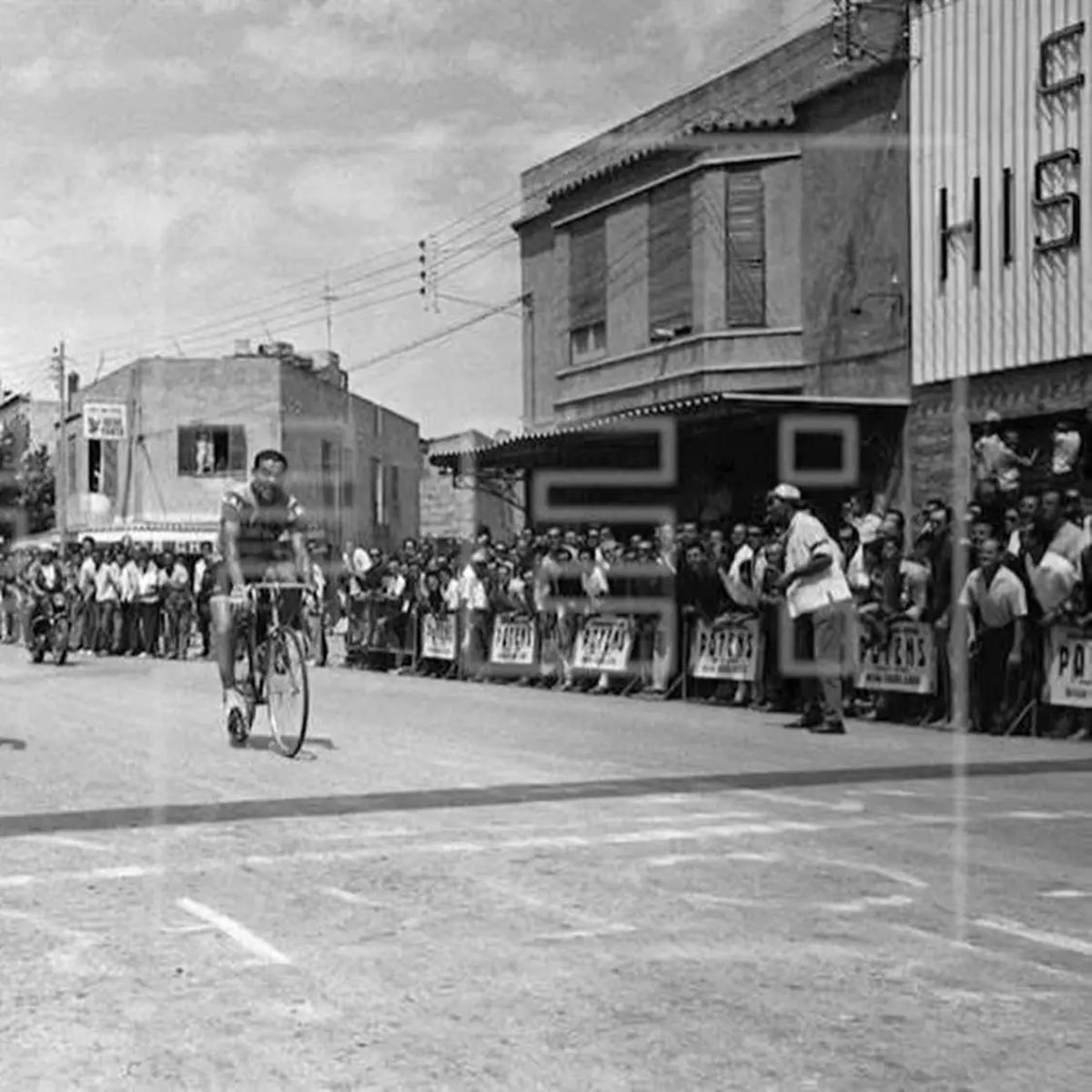 Una calle que durante décadas fue sinónimo de ocio, encuentro y vida de barrio.