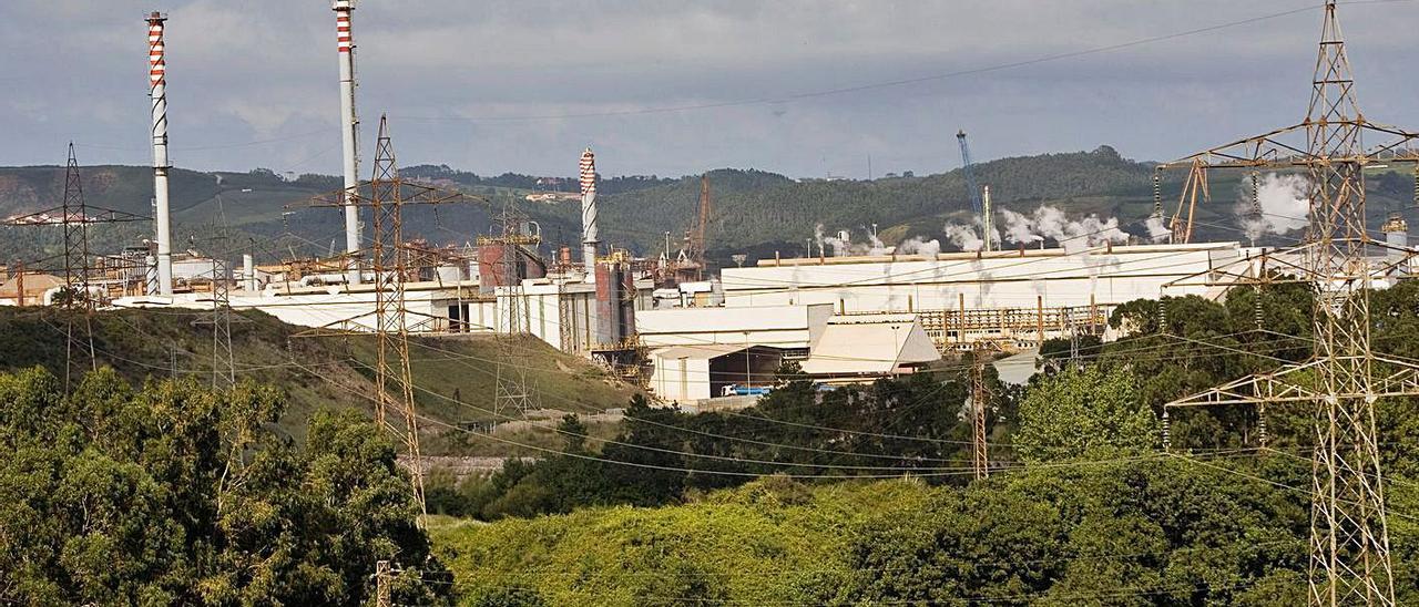 Instalaciones industriales de la empresa Asturiana de Zinc, en San Juan de Nieva.