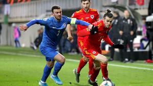 Bale controla un balón, en el partido de Gales contra Azerbaiyán.