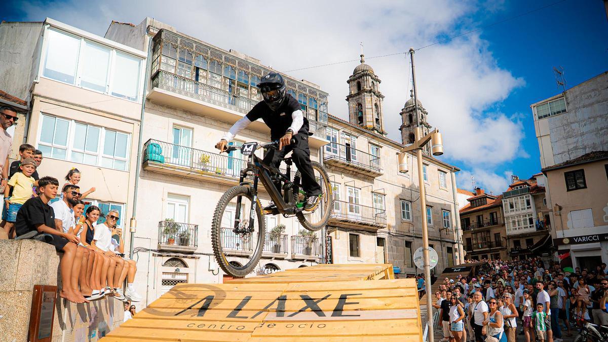 Así se vive el vertiginoso descenso al Casco Vello de Vigo en O Marisquiño 2026
