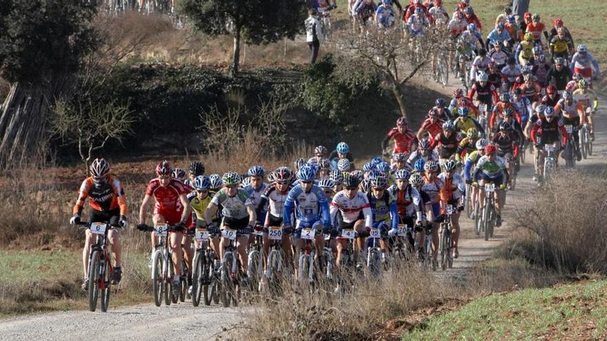 Una cursa de bicicletes de muntanya passa per l&#039;entorn natural de la Garrotxa · Diari de Girona