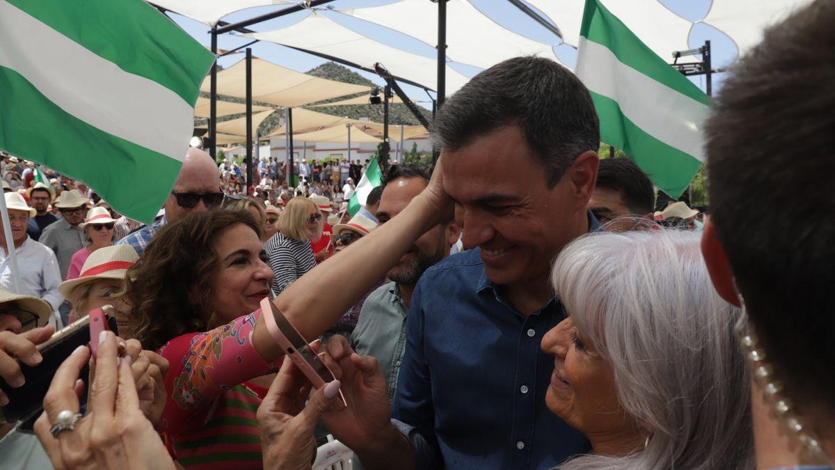 Sánchez, a su llegada al acto que este sábado ha celebrado el PSOE en Cártama.