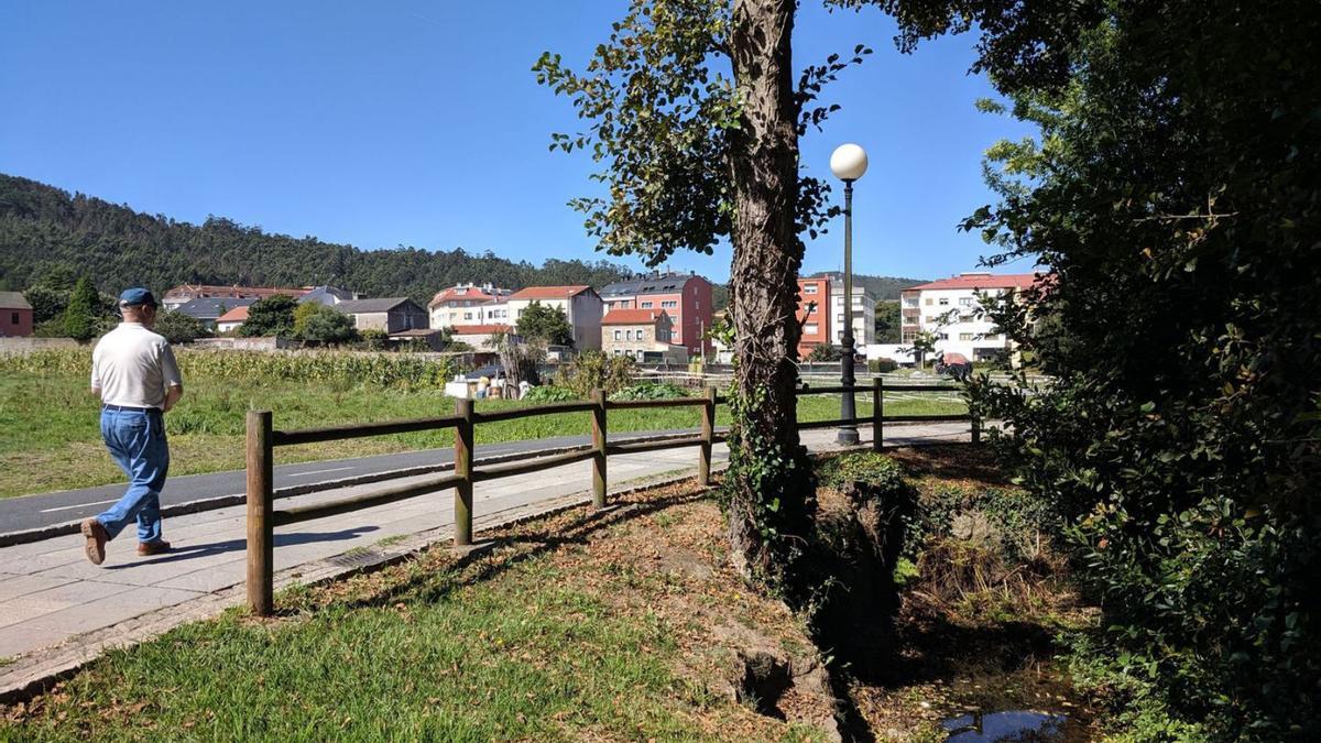 Vista del paseo fluvial de Arteixo. |   // LA OPINIÓN