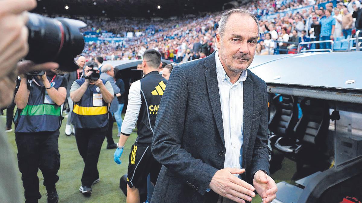 Víctor Fernández antes del encuentro frente al Espanyol en La Romareda.