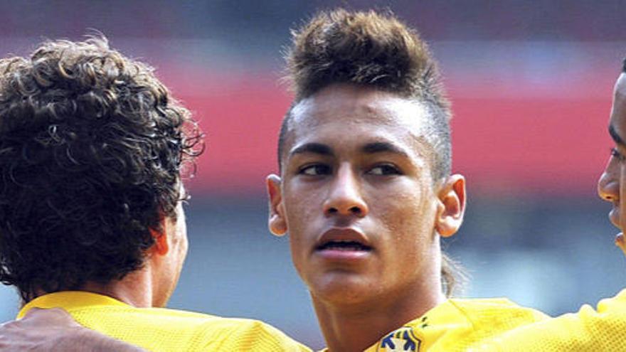 El agente de Neymar admite contactos con Barça y Madrid