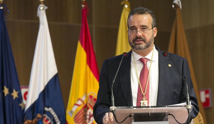 EL CATEDRÁTICO RAFAEL ROBAINA, NUEVO RECTOR DE ...