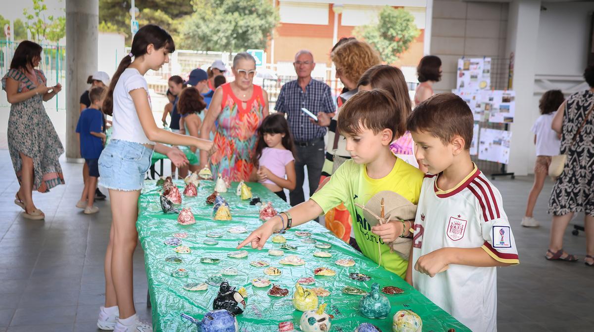 Los participantes han conocido de cerca el origen y la evolución de la industria azulejera.