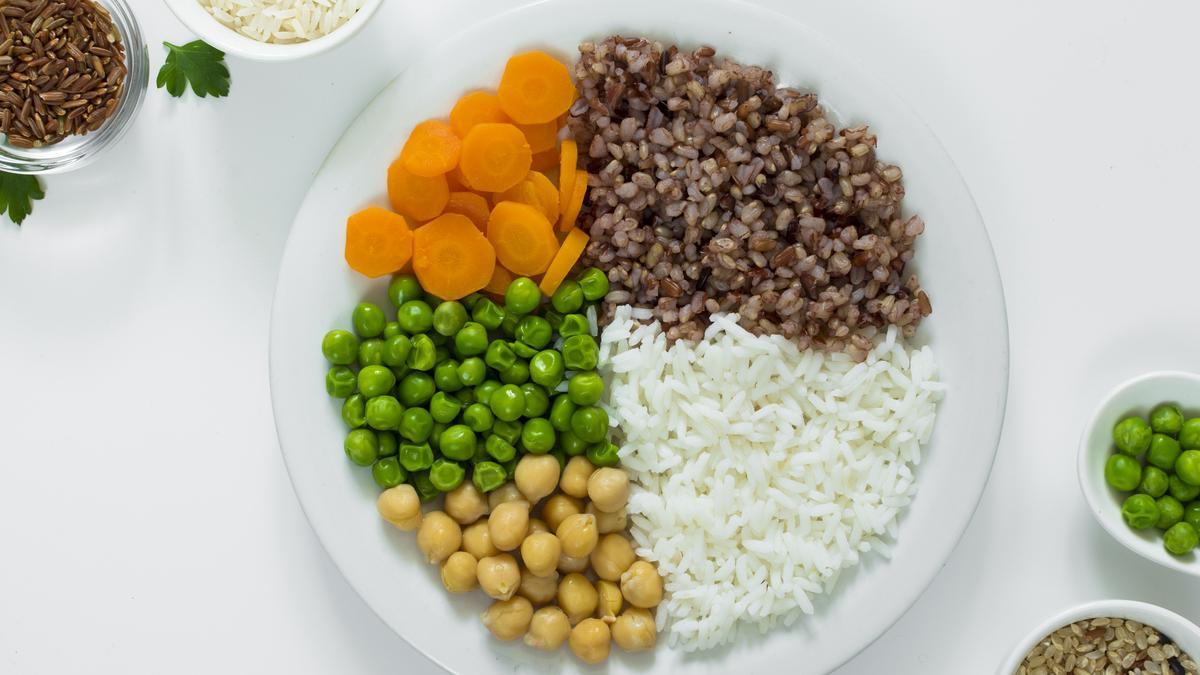 Las legumbres son alimento asequible e imprescindible en la dieta