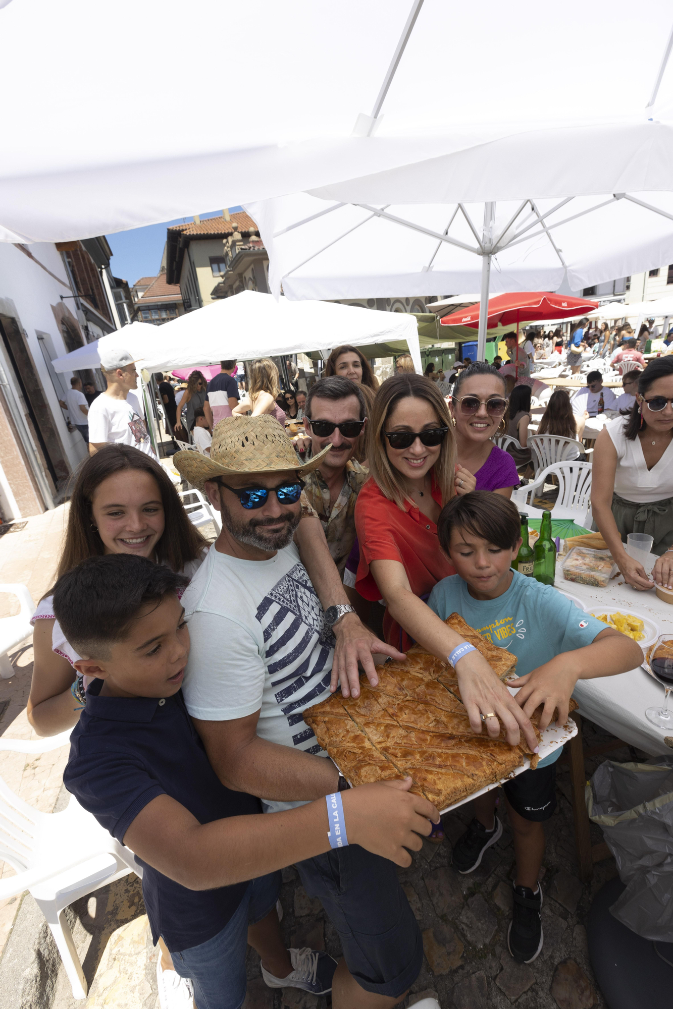 En imágenes: así fue la comida en la calle de Grao
