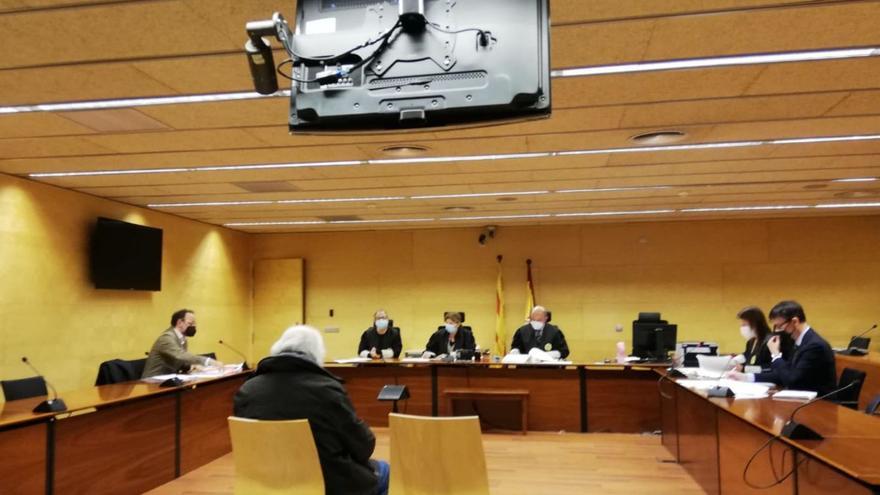 Jutgen l’administrador de finques d’un edifici acusat de quedar-se 25.000 euros de la comunitat