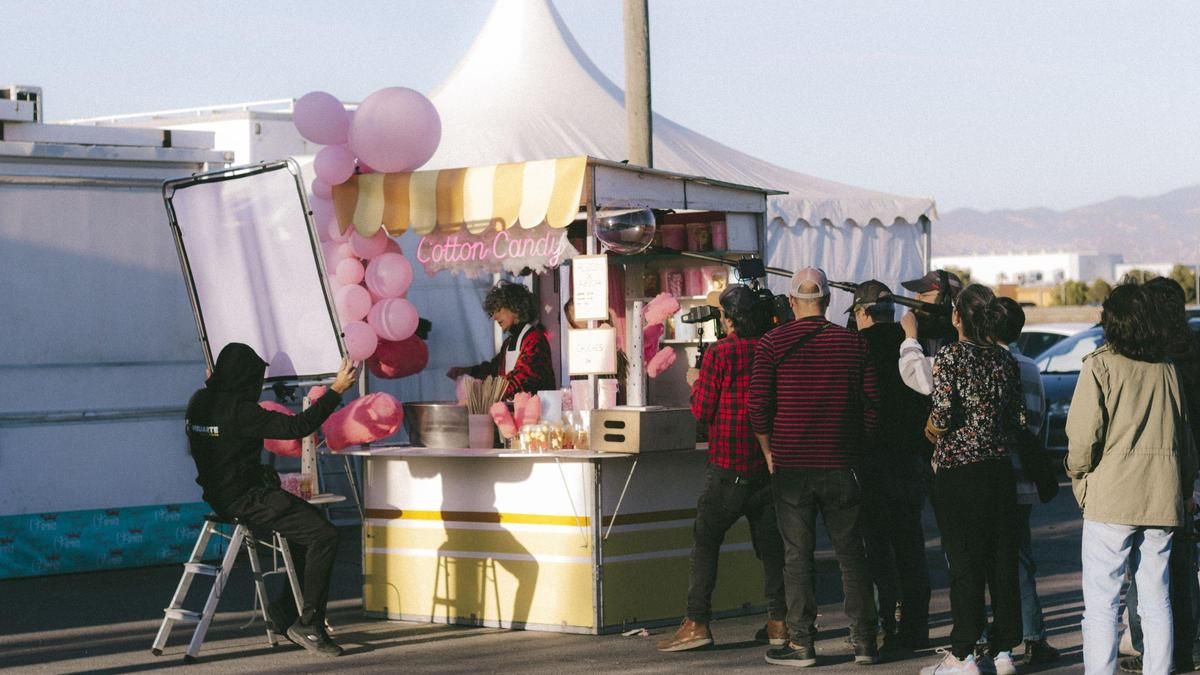 Rodaje en Alicante del cortometraje &quot;Cotton Candy&quot;, dirigido por Adán Aliaga, cámara al hombro, durante el pasado año.696