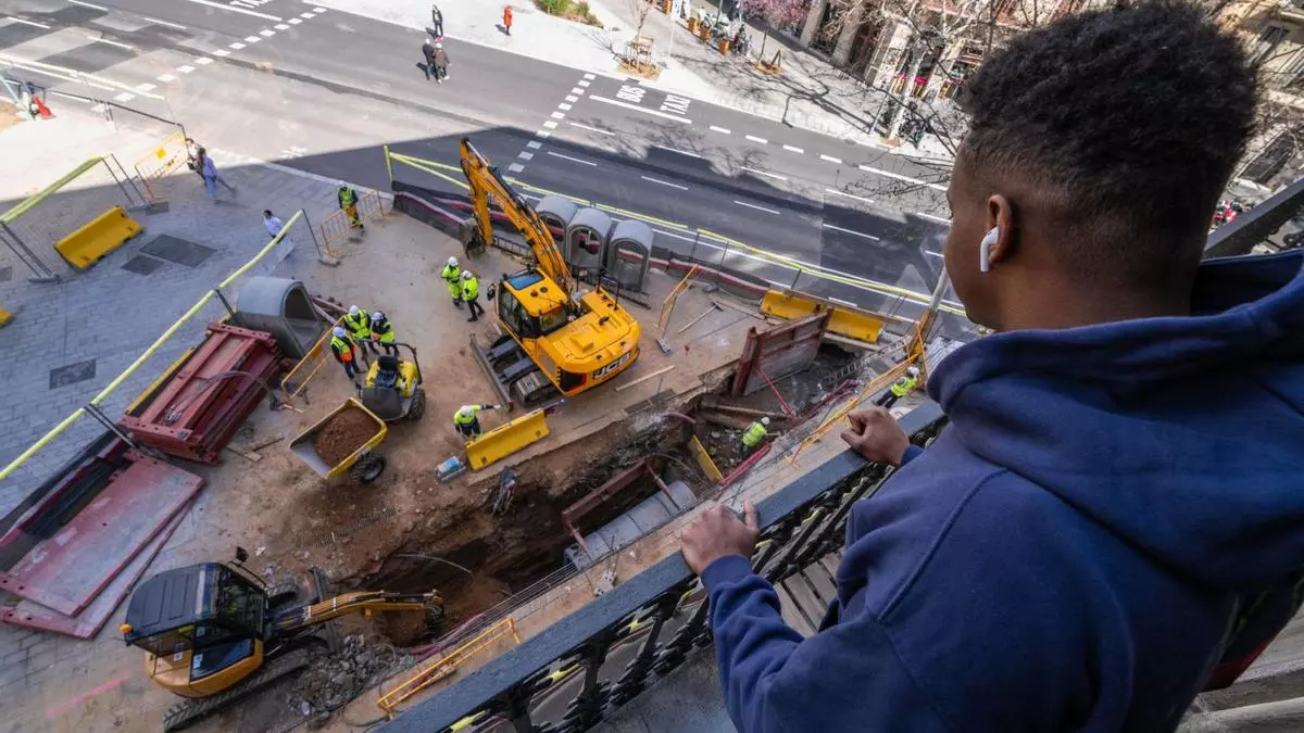 La Generalitat inspeccionará 13.000 pisos, comercios y garajes en Barcelona por las obras de Ferrocarrils