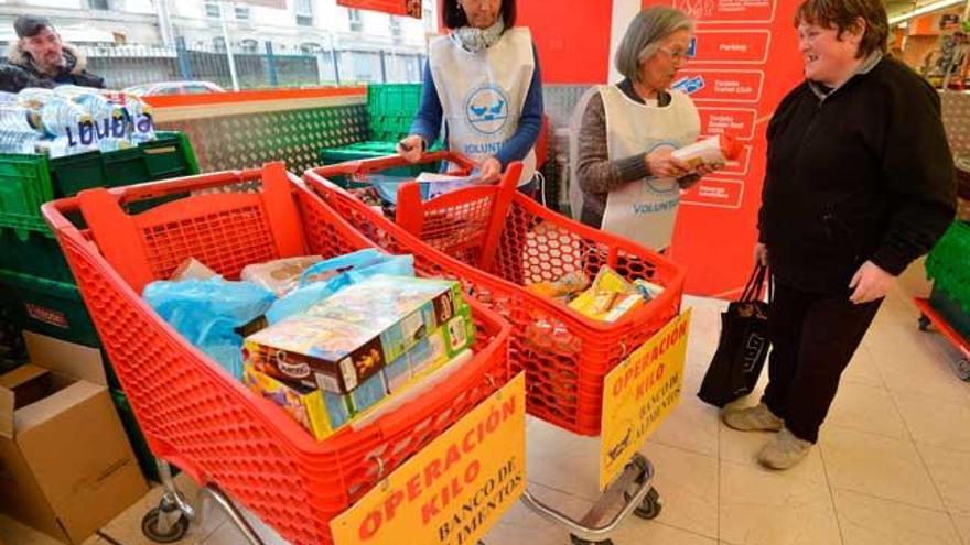 Recogida de alimentos en Pontevedra. // G. Santos