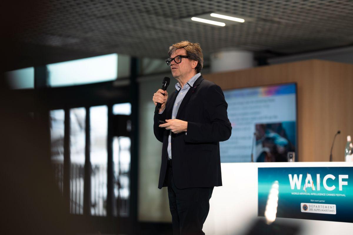 Conferencia magistral de clausura WAICF 2026 de Yann LeCun, Fundador y Presidente Ejecutivo de AMI LABS.