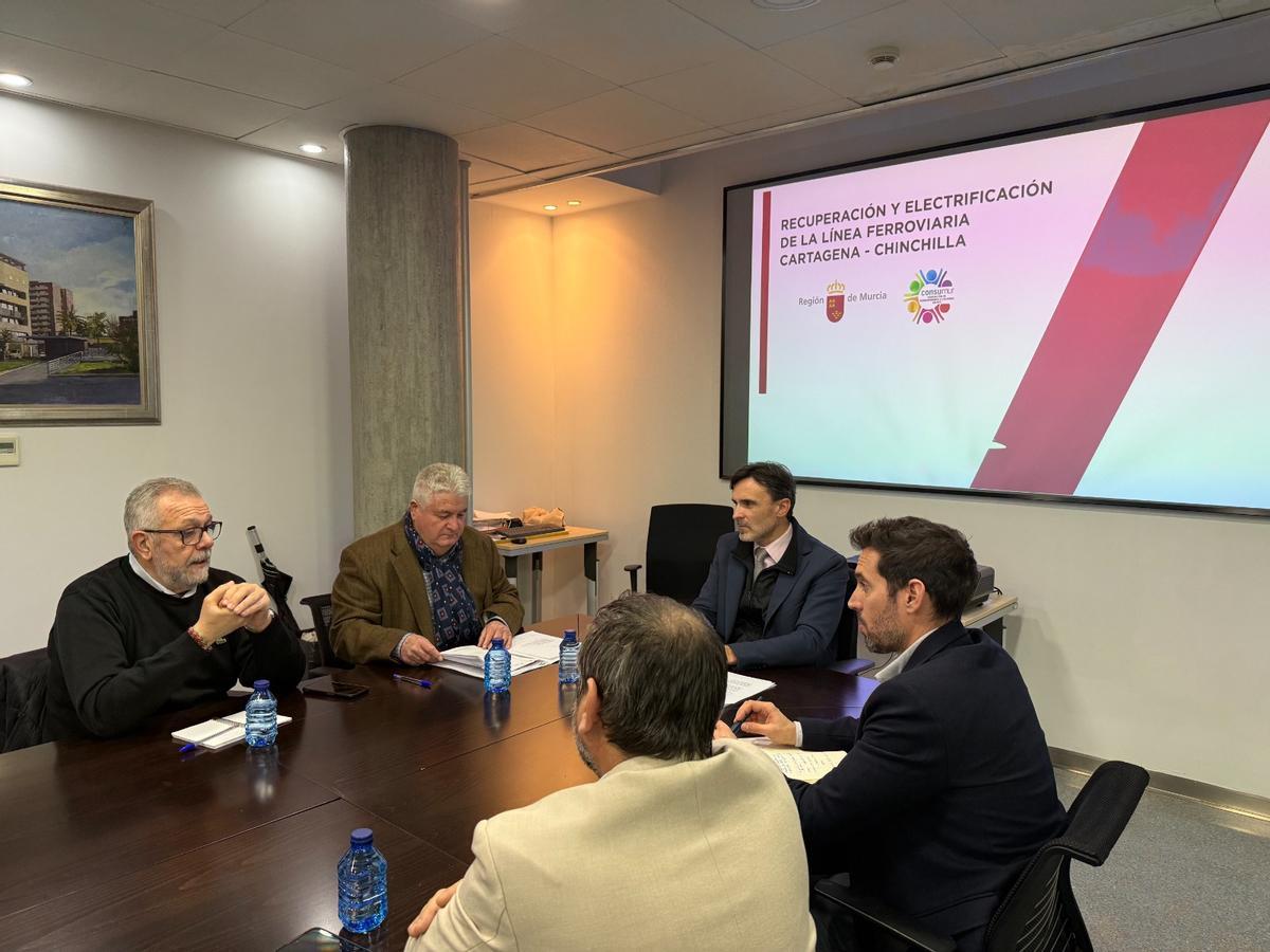 Reunión del consejero de Fomento con el presidente de Consumur.