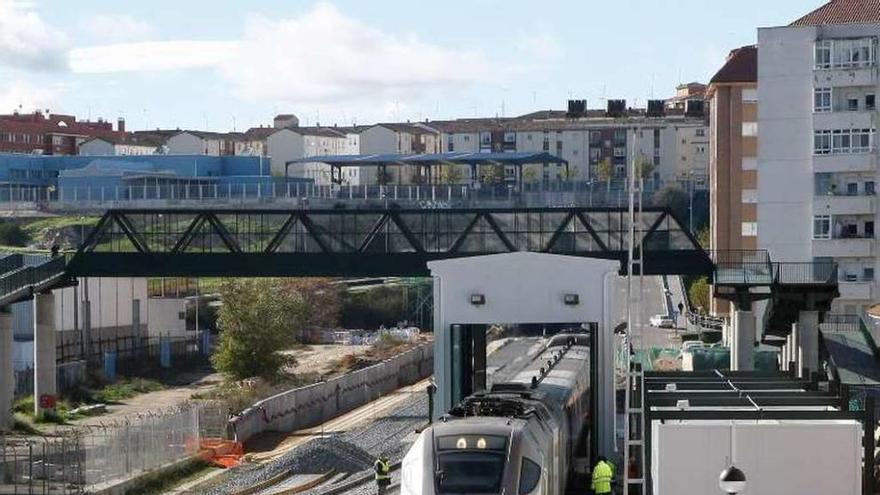 Renfe pone hoy en marcha los nuevos servicios de la línea Madrid-Galicia