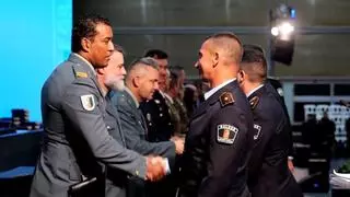 Catarroja homenajea a los policías de Gáldar Oliver Rodríguez, Luis Hernández, Daniel Fleitas e Isidro Montesdeoca por su intervención en la DANA