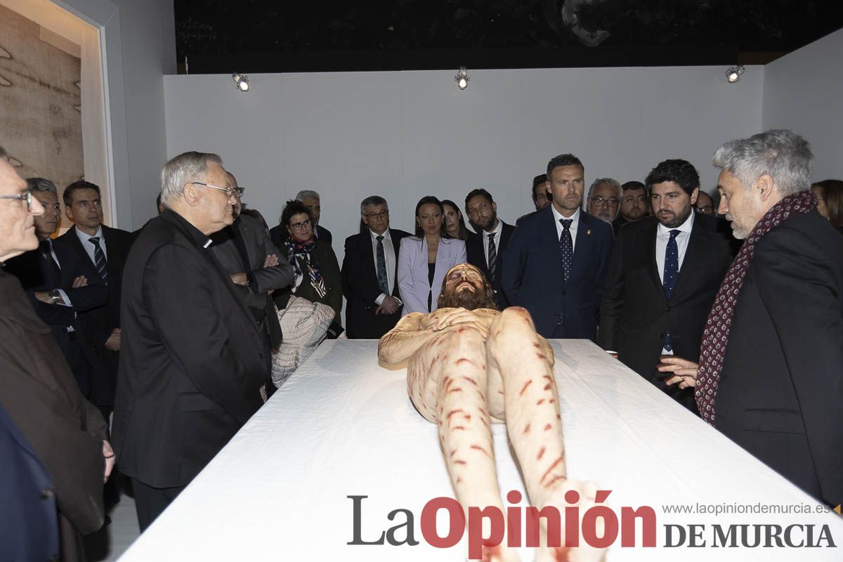 Así ha sido la inauguración de la exposición The Mystery Man en Caravaca. Descubre como es la muestra que atrae a miles de personas